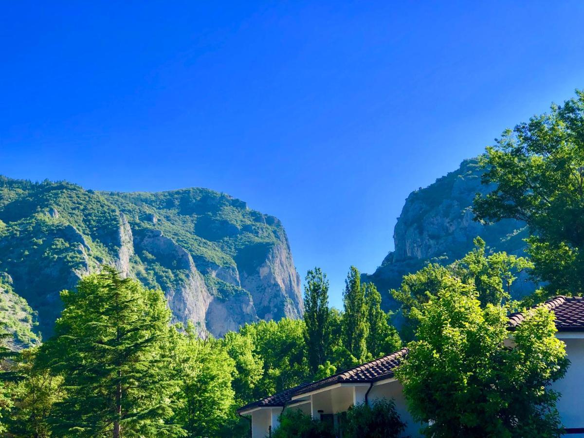 Hotel La Ginestra Acqualagna Eksteriør bilde