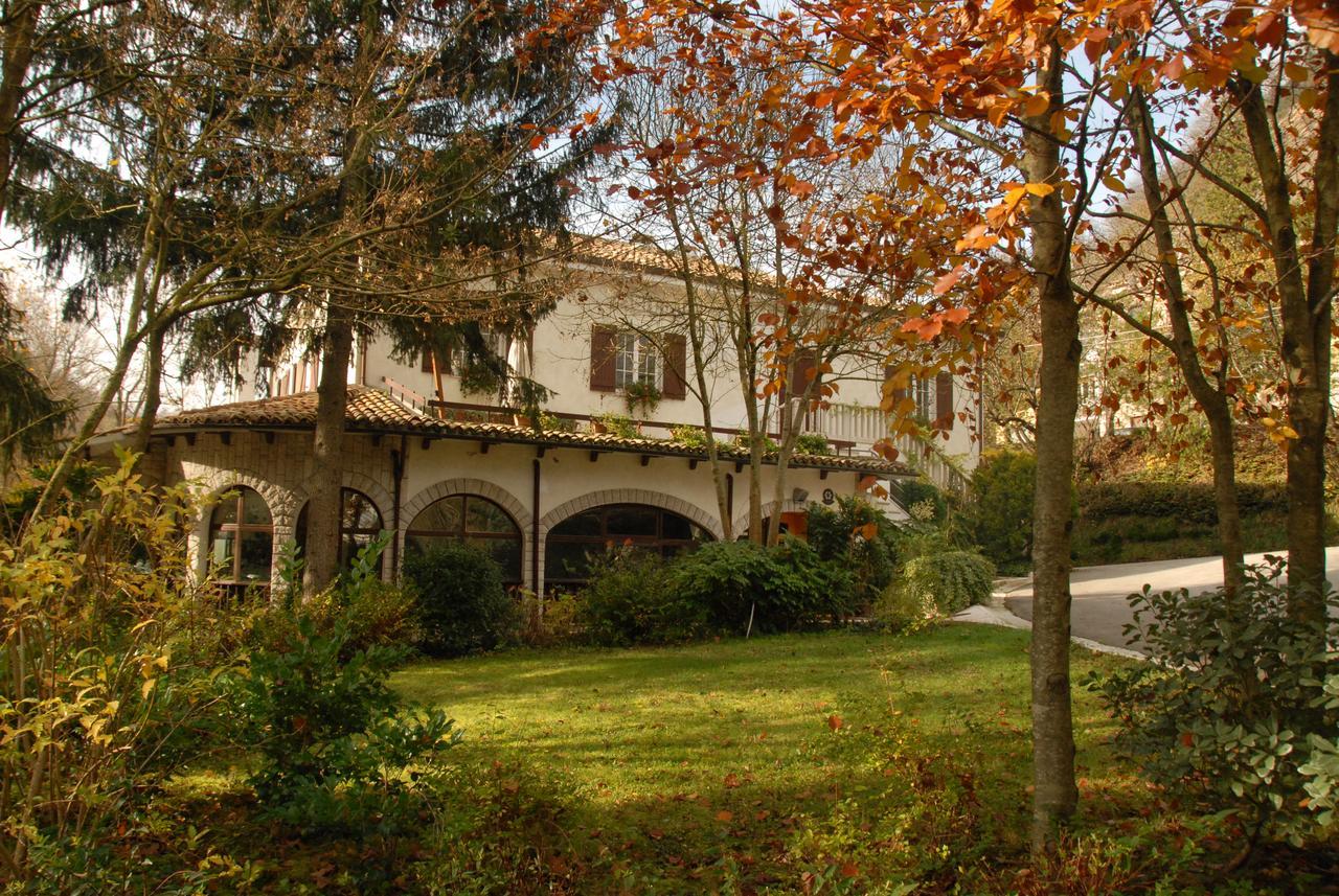 Hotel La Ginestra Acqualagna Eksteriør bilde