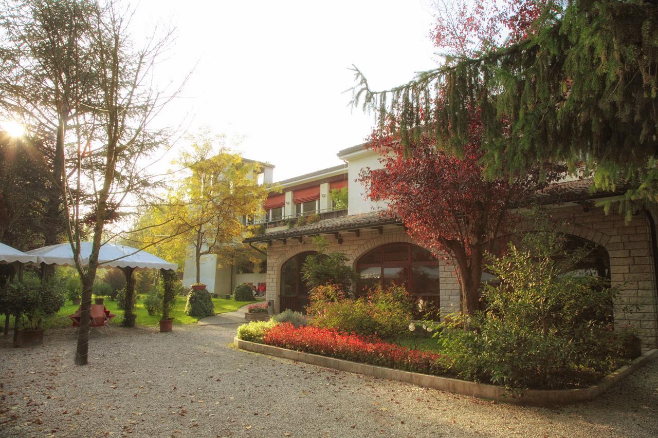 Hotel La Ginestra Acqualagna Eksteriør bilde