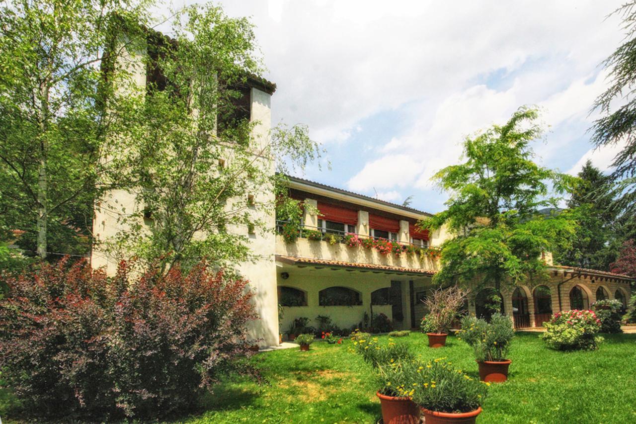 Hotel La Ginestra Acqualagna Eksteriør bilde