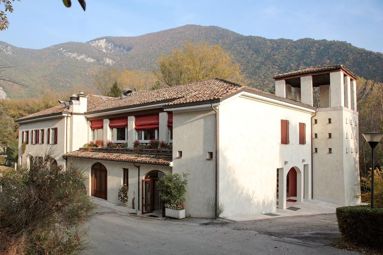 Hotel La Ginestra Acqualagna Eksteriør bilde